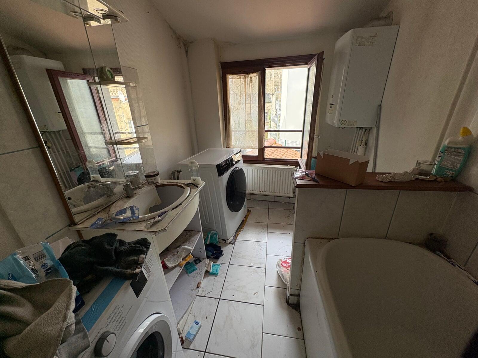 salle de bain délabrer
